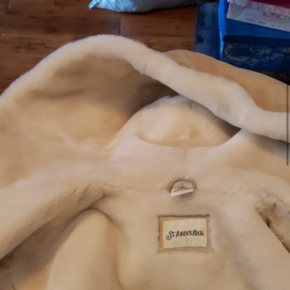 St. John’s Bay fur lined shearling hooded coat - Picture 3 of 8